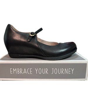 New in Box Dansko Loralie Burnished Nubuck Shoe Heels Wedge Ankle Size 38 Black